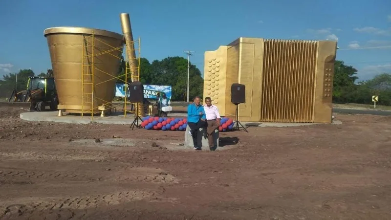 Trabajador dañó el acordeón más grande de Colombia porque no le pagaron