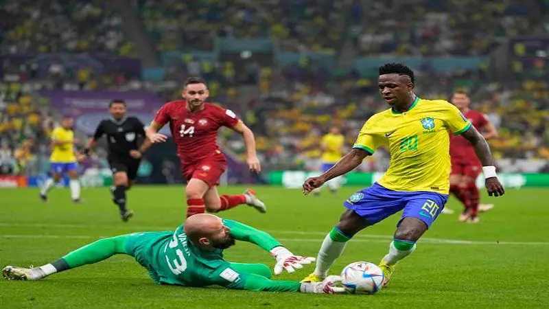 Sin Neymar, Brasil vuelve a competencia, un triunfo lo mete a octavos