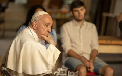 El Papa habló de pedofilia, aborto, y hasta de su salario en un documental.