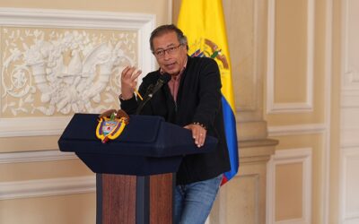 Petro denuncia que se viene fraguando un golpe de Estado ‘a la colombiana’