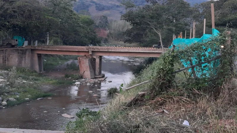 Puente Las Palmas en Elías, Huila, fue cerrado totalmente