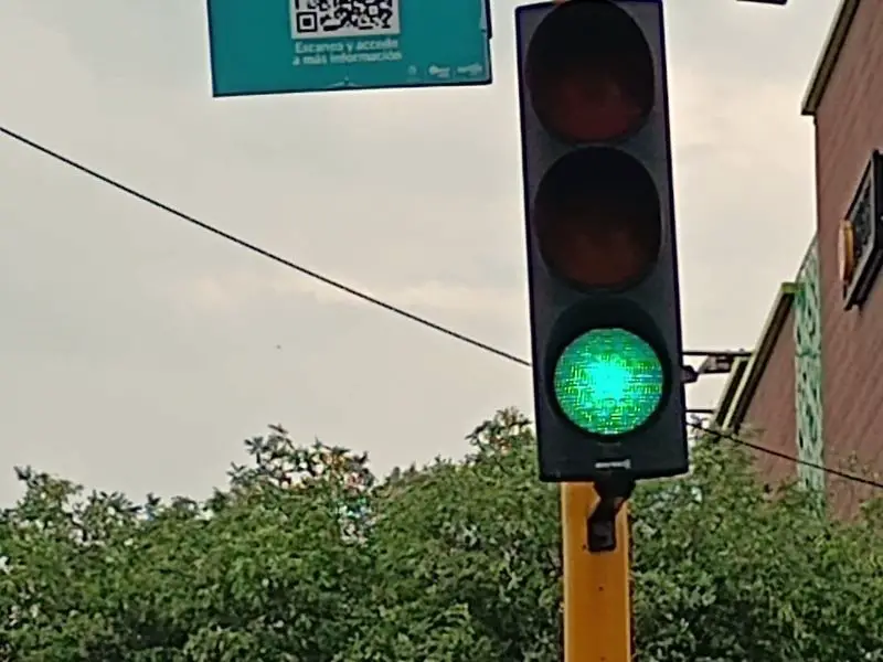 Los semáforos en Neiva siguen generando caos vehicular ￼