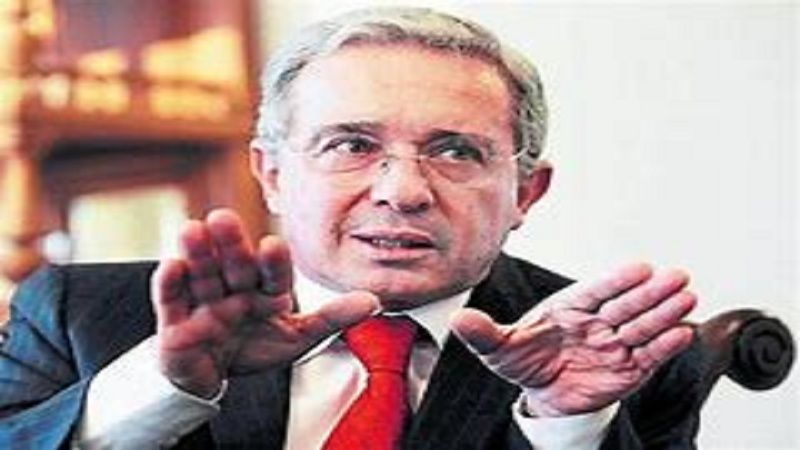 Uribe propone una consulta popular sobre la reforma a la salud
