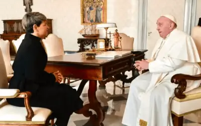 [Video] Verónica Alcocer se reunió con el papa Francisco