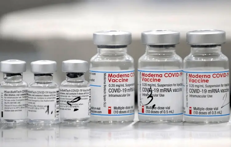 Estudio destaca a las vacunas de Pfizer y Moderna como los mejores refuerzos